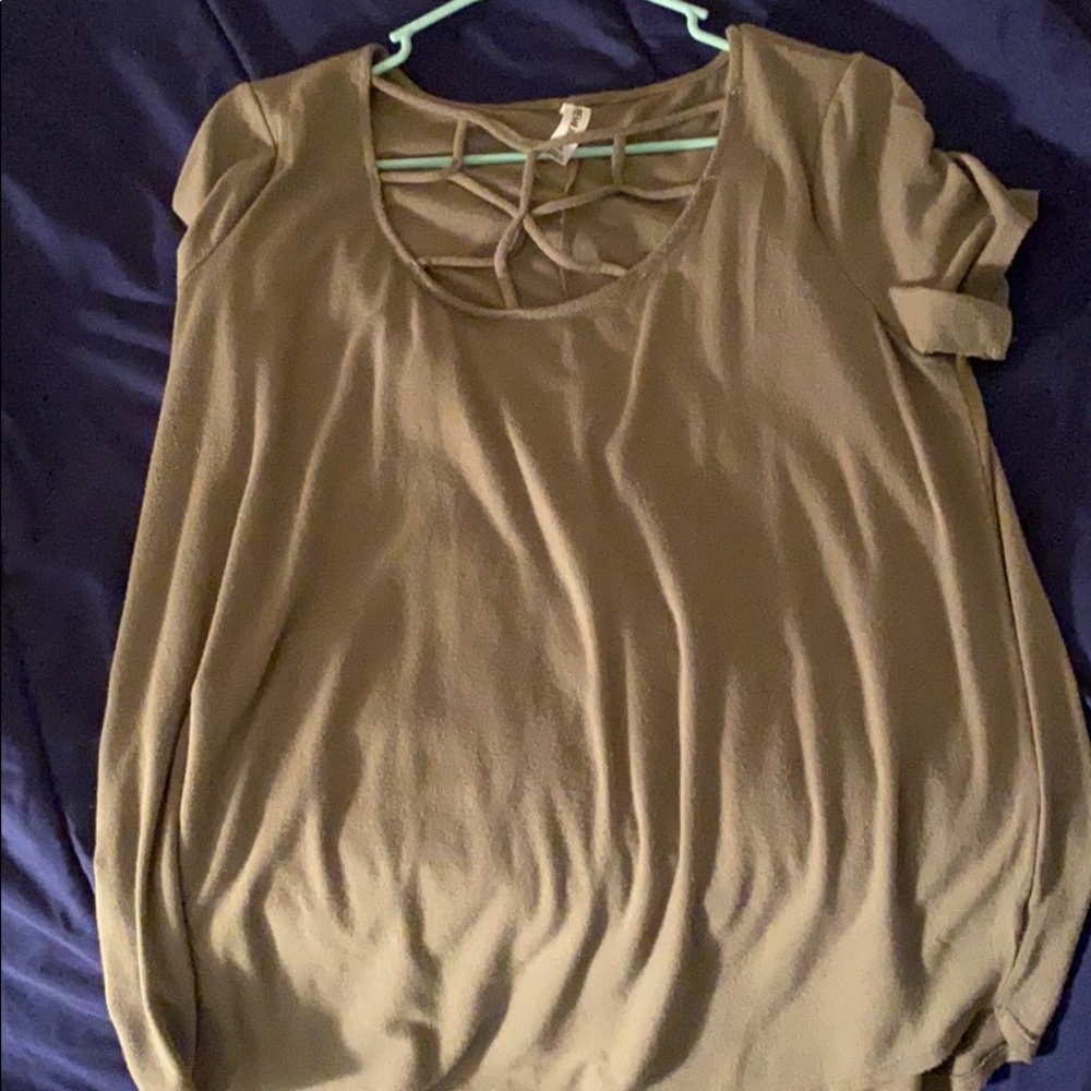 Short sleeve tie top